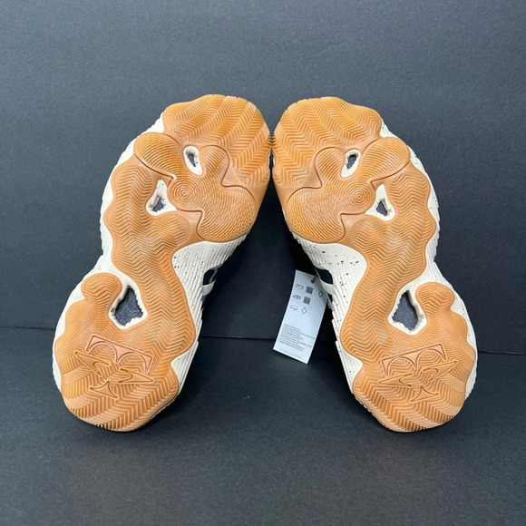 Trae Young 3 J Adidas basketball shoes sneakers size US 4 modern futuristic - Picture 4 of 12